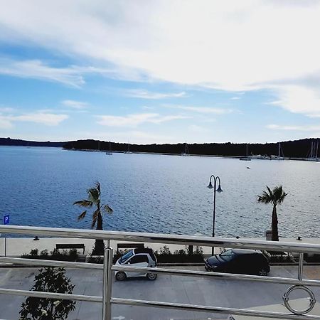 Ojdana Zivkovic Apartment Rogoznica  Bagian luar foto