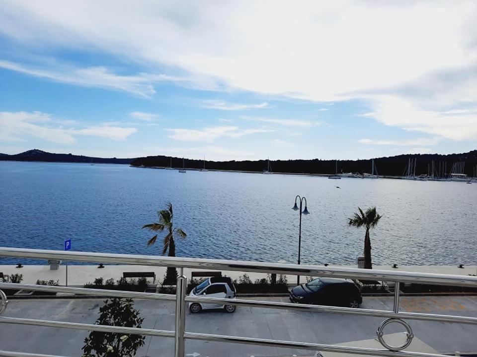 Ojdana Zivkovic Apartment Rogoznica  Bagian luar foto