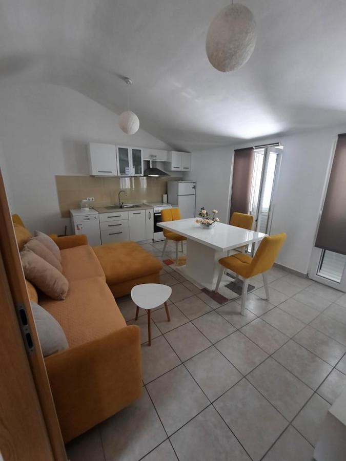 Ojdana Zivkovic Apartment Rogoznica  Bagian luar foto
