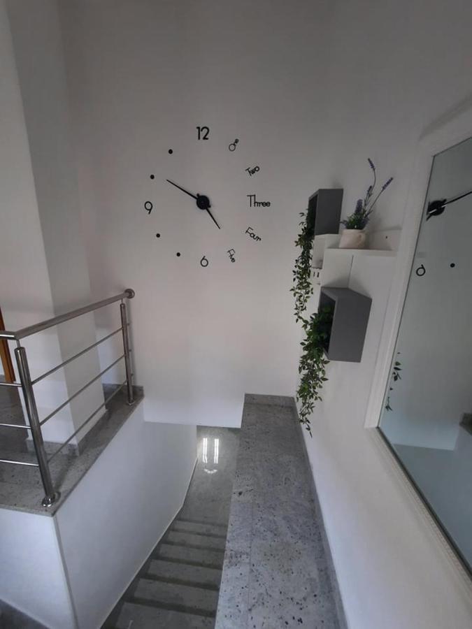 Ojdana Zivkovic Apartment Rogoznica  Bagian luar foto