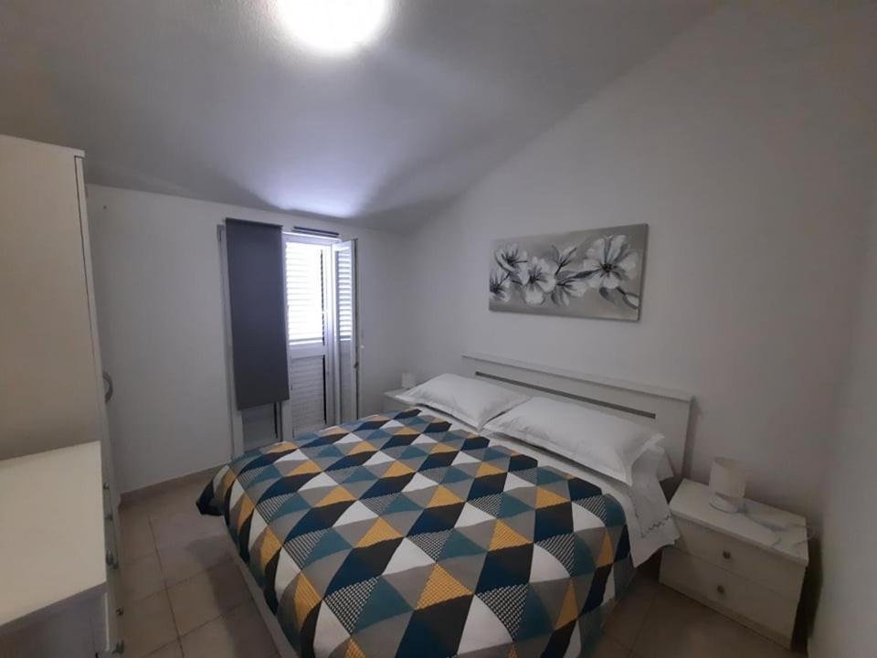 Ojdana Zivkovic Apartment Rogoznica  Bagian luar foto